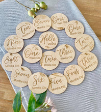 Load image into Gallery viewer, Baby Milestone Disc Set