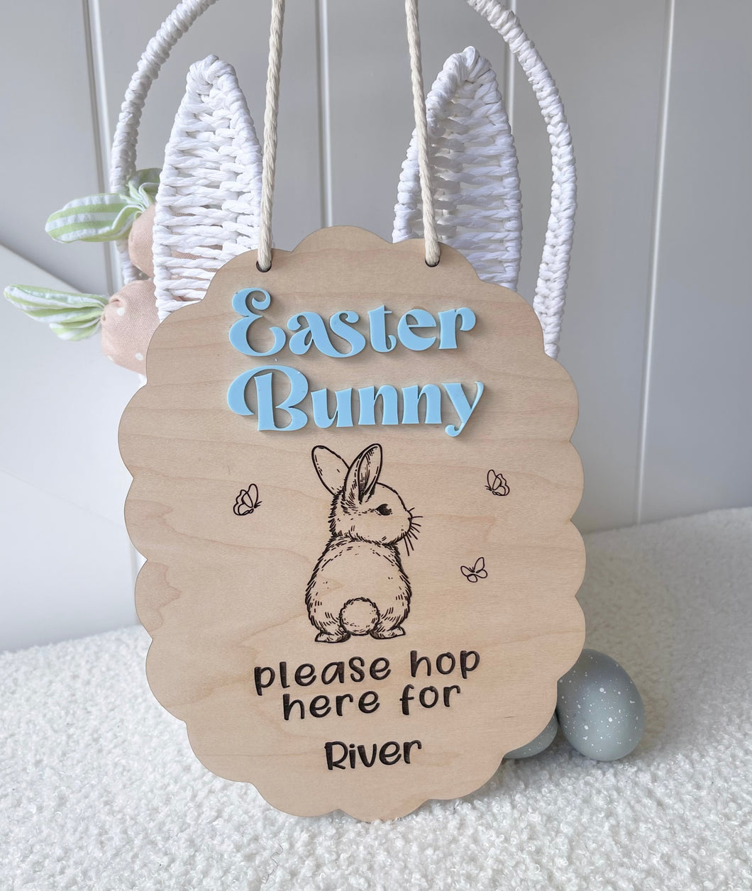 Easter Bunny Scalloped Edge Sign